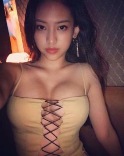 all-asian-hotties:A good night out