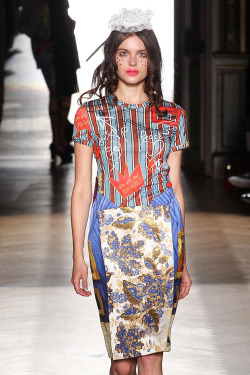 giveme-givenchy:  Vivienne Westwood Spring 2015 Ready-to-Wear