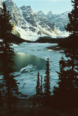 travelingcolors:  Moraine Lake | Canada (by orvalrochefort) 