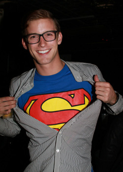 Clark looks good as a blond. ;) #DC #Superman #comics #cosplay