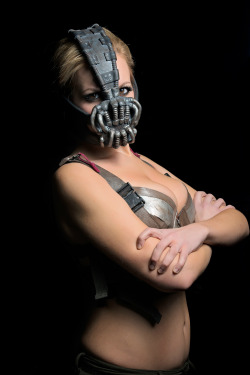 nicolejeancosplay:  Lady Bane. Mask/vest made and worn by me