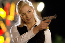 rateyourculone:  Yvonne Strahovski  categoria: Attricinazionalità: