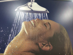 redditfront:  Awww !!!yes finally a shower that works with my