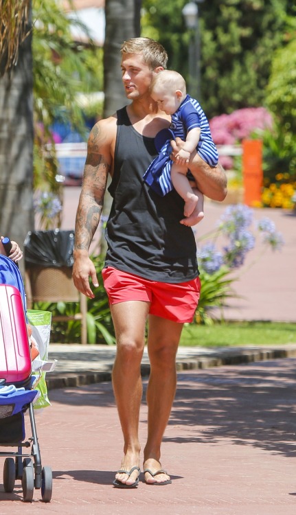 wreckyourightupguy:  Dan Osbourne <3 Amazing Hot Feet Part 9!