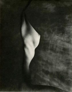 fragrantblossoms:  Erwin Blumenfeld, Profile of Bust, 1947.