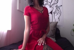 wh-orgasmic:  Beware of the girls who wear little red dresses