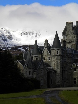 whats-simple-is-true:  Highlands Castle, Loch Laggan, Scotland