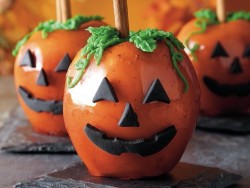 spookyshouseofhorror:  Pumpkin Apples