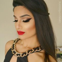 makeuphall:  IG: cakeyconfessions