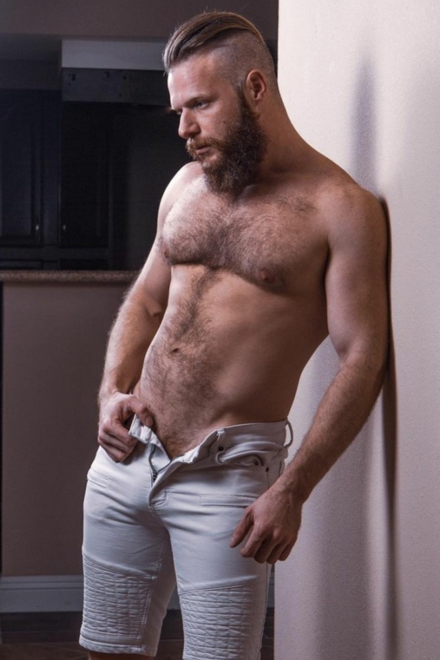 pablo721:fistmenowgc:Brian Bonds  ~  📸: @theonlyleoxSexyMmmmmmmmm