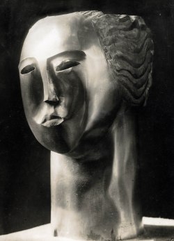 amare-habeo:  Ossip Zadkine (1890-1967) Tête de Femme, 1930