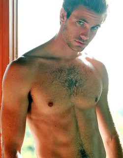hunkopedia:  Follow Hunk’o’pedia for more hot guys! | Follow