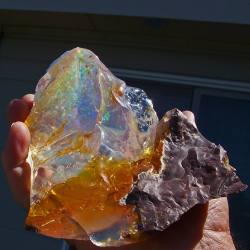 lalalaindigo:  spiritual-realm:  Fuckin’ beautiful Opal.  ॐ