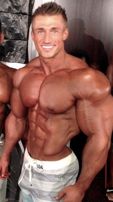 beefluvr94:  joeysilverado:  super job  Ken-doll perfection.