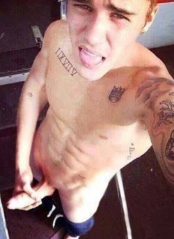 siriwire2:  Justin Bieber dick leak  The tattoos match up The