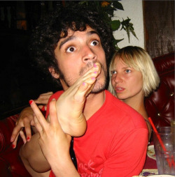 whothefuckarethestrokes:  I wish I was Sia… 