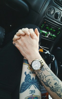 p-oison-lips:  Car rides with bae 🙊😻 
