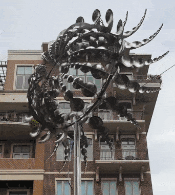 bored-no-more:  This piece of wind art looks like it came straight