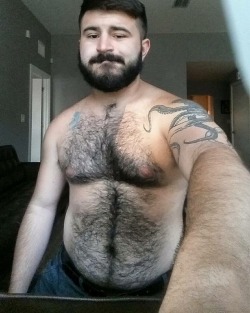 youmayhavetositdownforthis: Seen this fella on Scruff…hotdamn