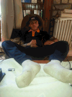 mutantballs:  Deviantor on gay-social-deviant.com