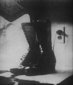 pattismithandrobertmapplethorpe:Patti Smith’s workboots by