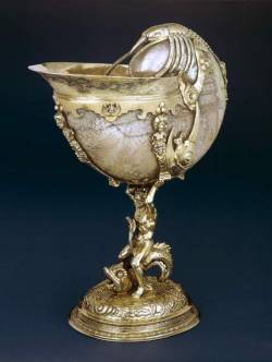 rococo-girls-shrine:  aleyma:  Nautilus shell cup, made in England,