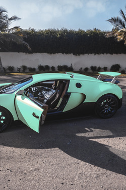 azearr:  Bugatti Veyron | Source | Azearr