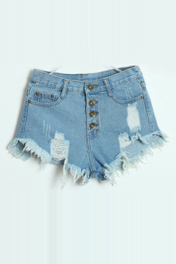 lw-fashion:  Get these amazing shorts here 