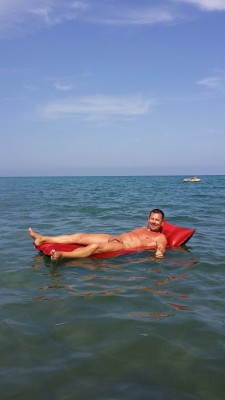 nakedmen-nakedmen:  Follow me for the hottest all male adult