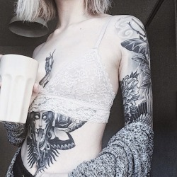 fludogenerator:  barbaradzerve  NAKED LACE ✖️ #tattooedgirls