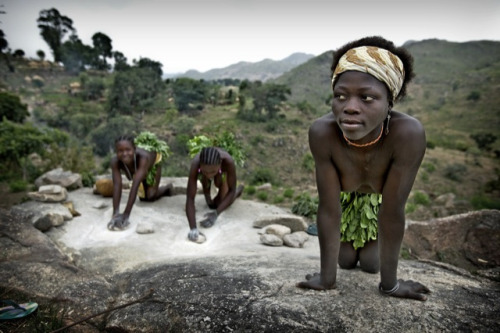 Koma women.