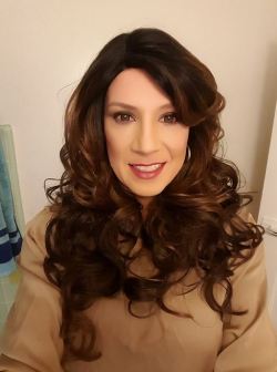 hgillmore:  Well Dressed Crossdressers and Transgendered Women