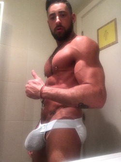 Handsome and sexy with an awesome looking bulge - WOOF