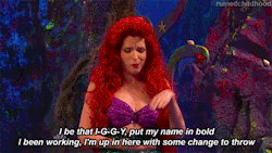 ruinedchildhood:  Anna Kendrick Plays Ariel in Little Mermaid