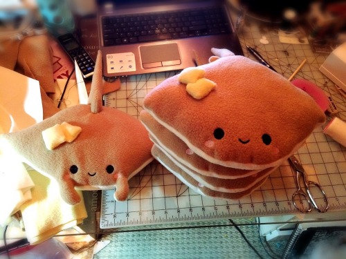 plushie-lore:  imapineapplekangaroo:  plushmayhem:  plushie-lore:  Here are some other photos i took of my sea pancakes!i know i have not been posting much but i will be changing that this summer! i plan to post my WIP photos and other photos of my art