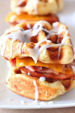 verticalfood:  Cinnamon Roll Breakfast Sandwiches