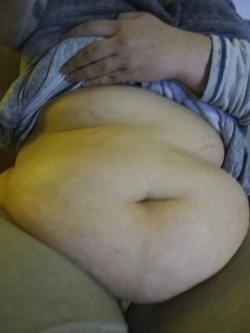 zcybxa-piggy:I might just have eaten two small pizzas and a litre