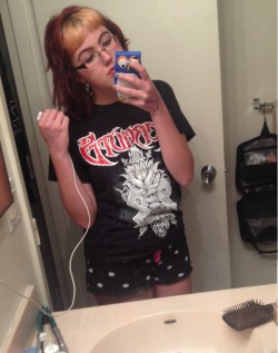 sadgirlxcore:  gorguts  Nice Girl with Nice T-Shirt!