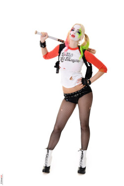 cosplaysexynerdgirls:  VirtuaGirl Harley Quinn