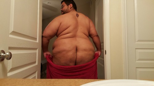 enigmacub:Here are a couple ass pics as requested and a bonus post cum shot.  Next week I will be in Convergence and hopefully will have some pics to share.  Mouth watering