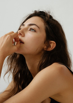 fahdes:  eddienew:  Amelia Zadro by Eddie NewInsta / @eddieseye