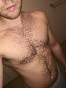 hairy-males:Don’t have to shave during winter 🤷‍♂️