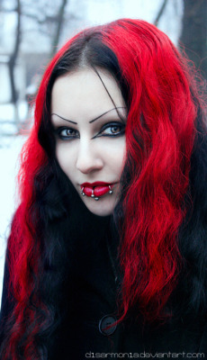 ilovegothgirls:  Stupendous!  http://www.tumblr.com/blog/daily-babes
