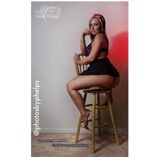 #sexysaturday with @modelelizajayne  and her #wooty yes she is ready for more magazines and edgy fashion designers who see her ability for promoting. #photosbyphelps  #fashion #clapper  #dmv #thighs #heels #sultry #stool