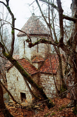 bluepueblo:  Medieval, Czech Republic photo via lora 