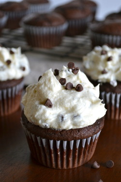 foodsforus:Chocolate Cupcakes with Chocolate Chip Frosting