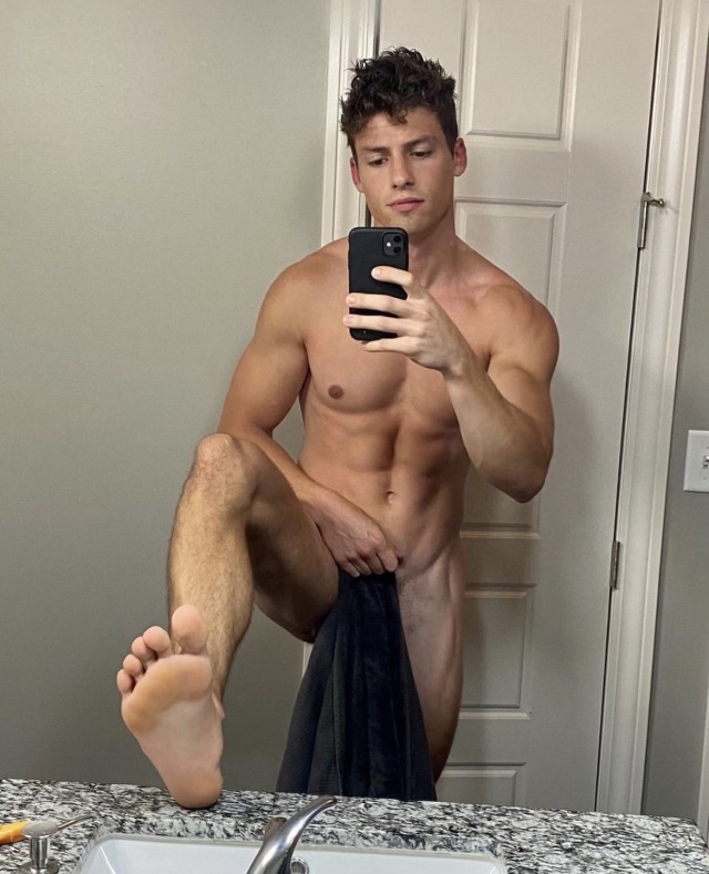 frankiethebaron: great foot