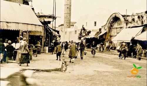 An old photo of the courtyards of the Great Mosque in Yafa city