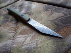 ru-titley-knives:  OD shard .5mm thick etched and stonewashed