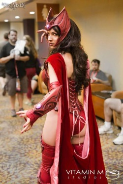 humanslikeme:  [Self] Scarlet from Behind